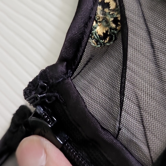 Alex Marie Lindsey sz 8 sheer and Embroidered floral dress - Picture 8 of 15